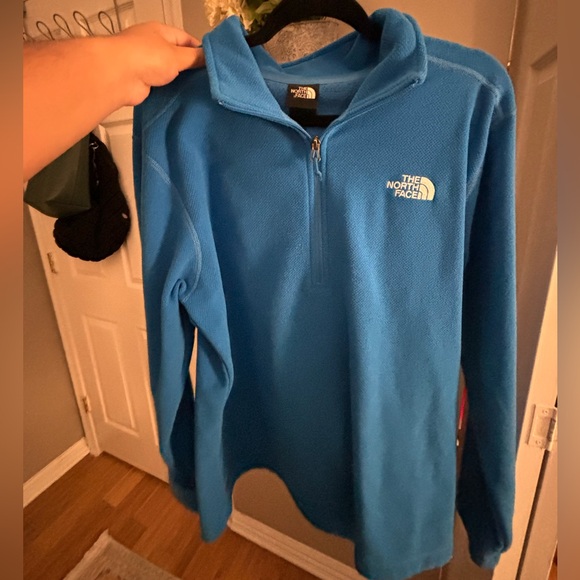 North Face Half Zip - Picture 2 of 2